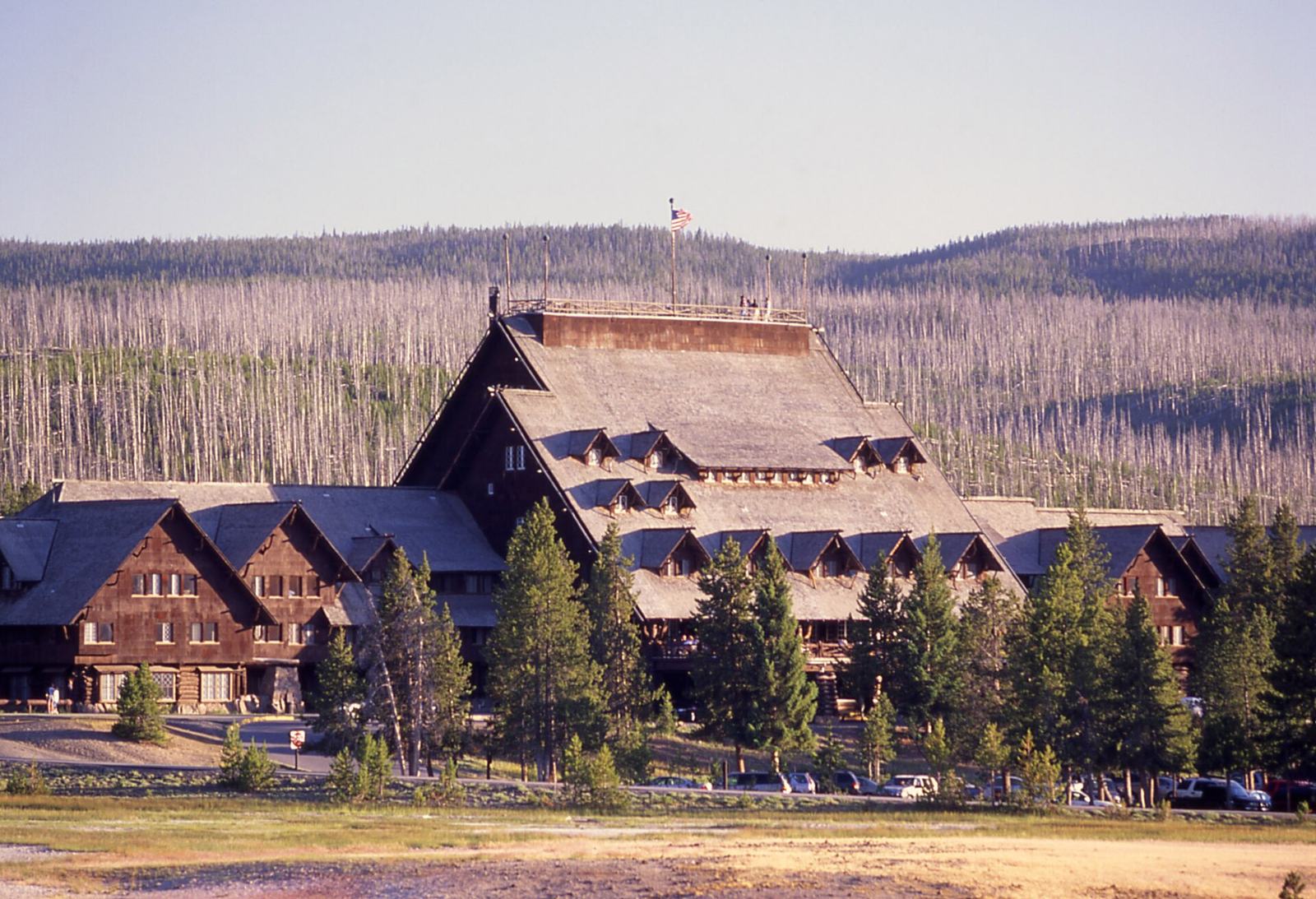 Where to Stay in Yellowstone: Inside the Park, Gateway Towns and the Best Base for Every Itinerary