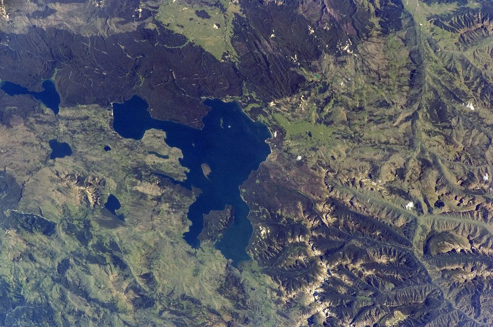 The Yellowstone Supervolcano Explained for Visitors: Eruption Odds, Earthquakes and Where to See the Caldera